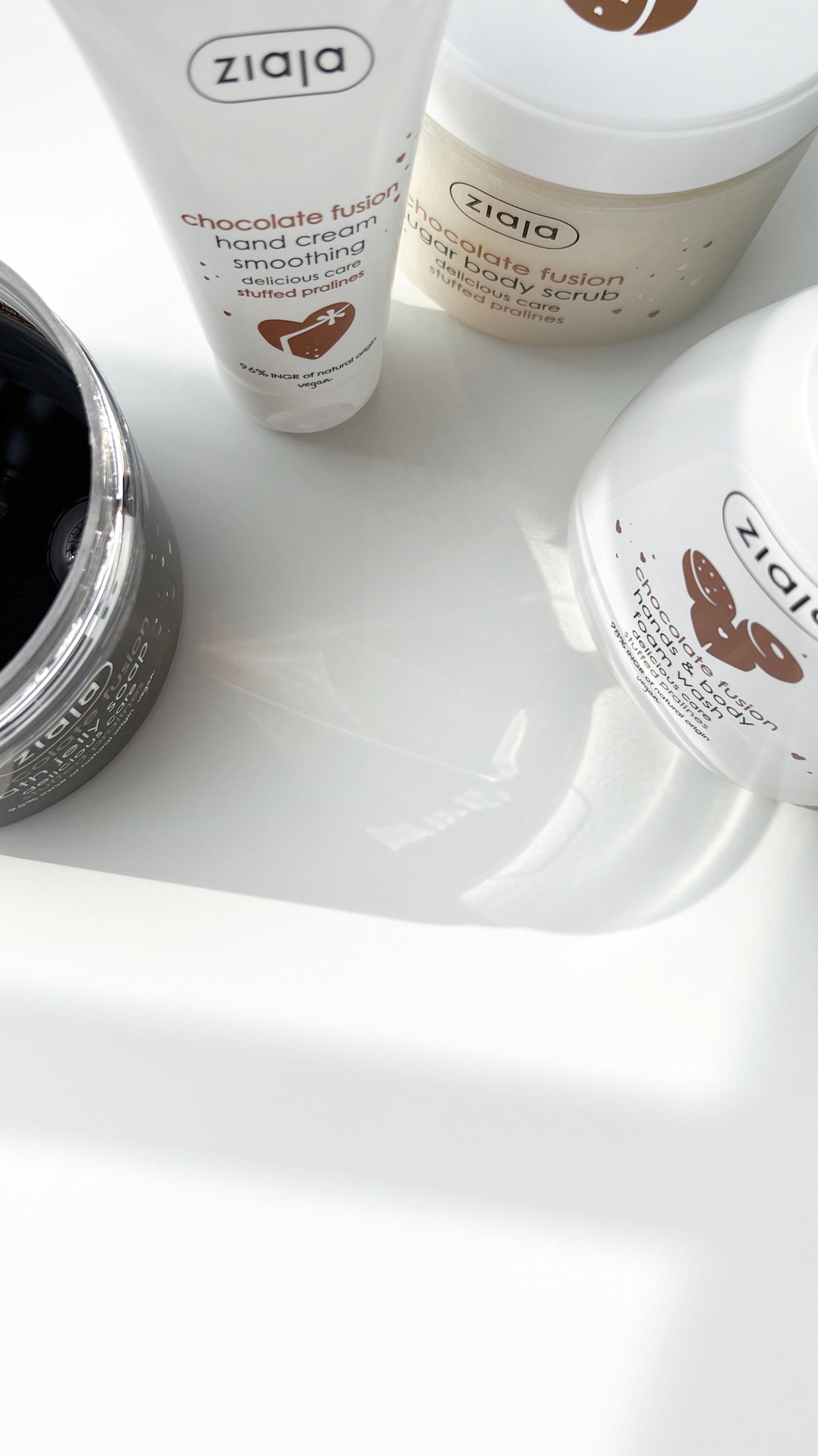 Bild mit Ziaja Chocolate Fusion Pflegeprodukten