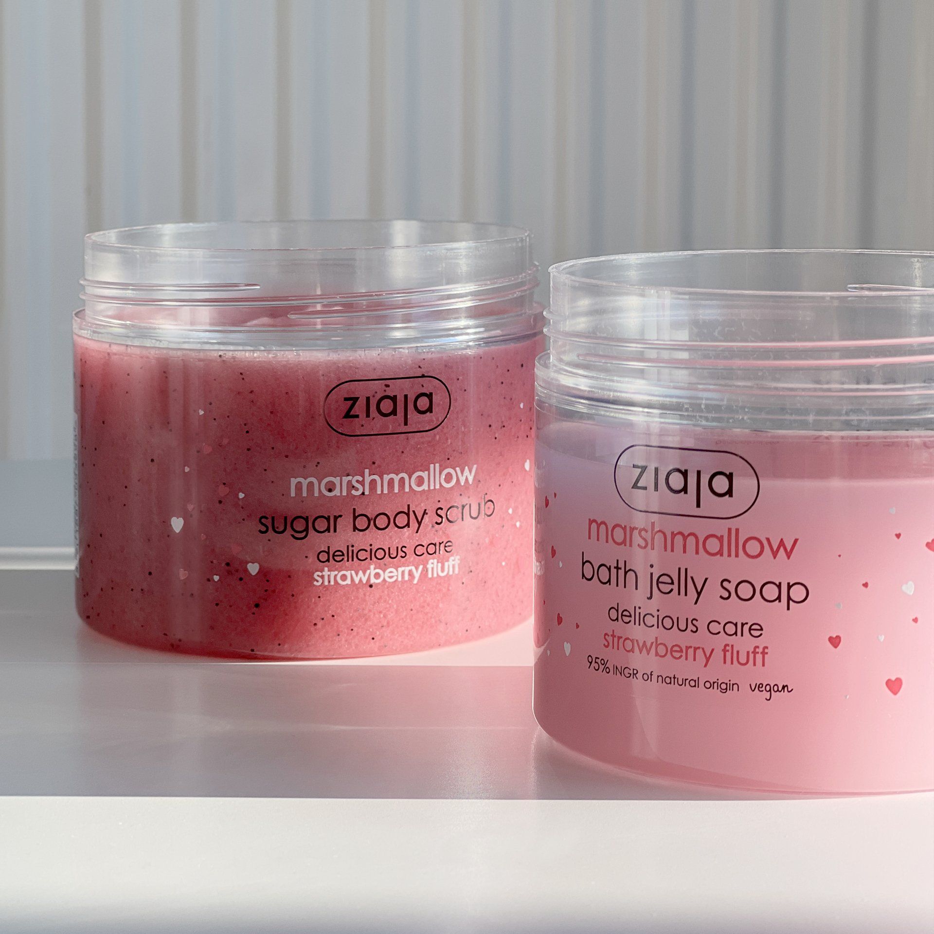 Bild mit den Produkten der Ziaja Delicious Skincare Pflegeprodukte mit himmlischem Duft.