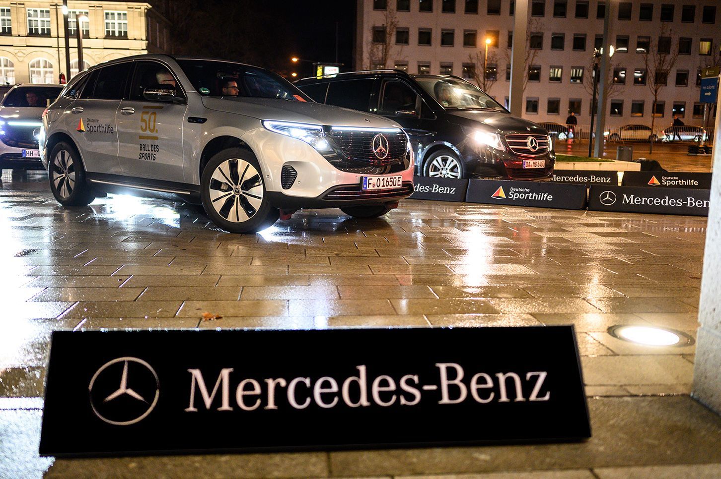 Werbebanner für die Industrie bei Produktpräsentationen