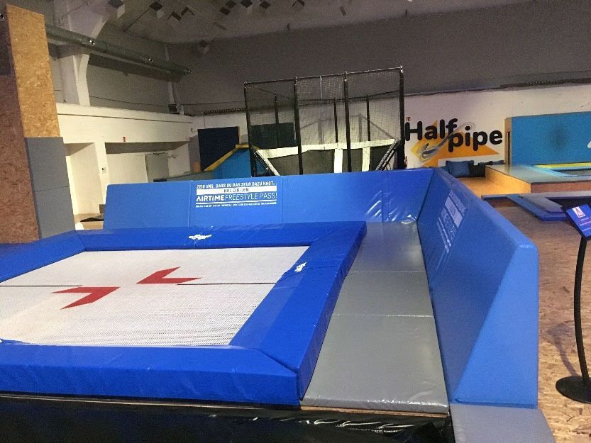 Extra große Schaumstoffbanden und Sprungmatten