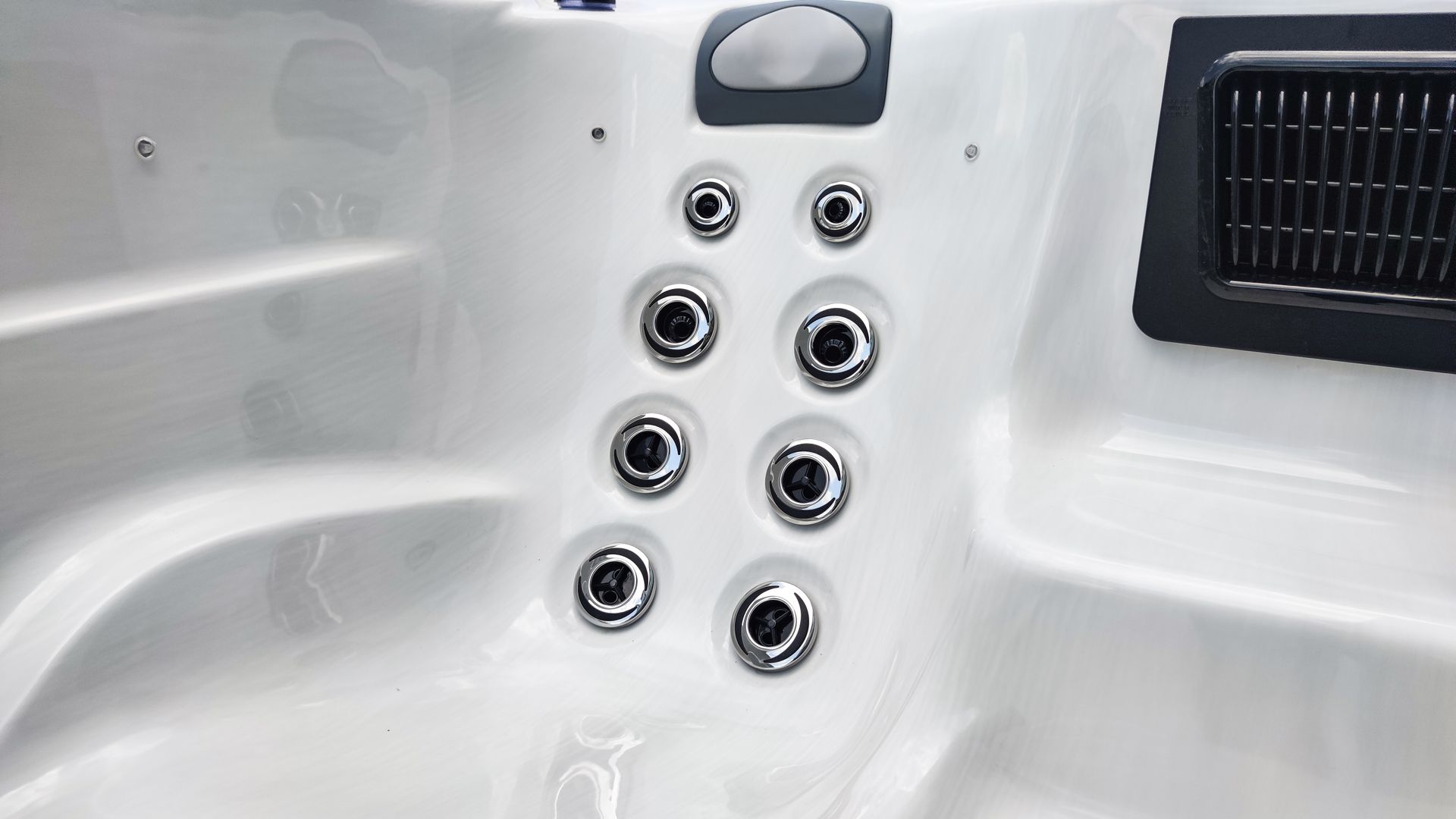 Waterwave Spas - SwimSpa Orlando