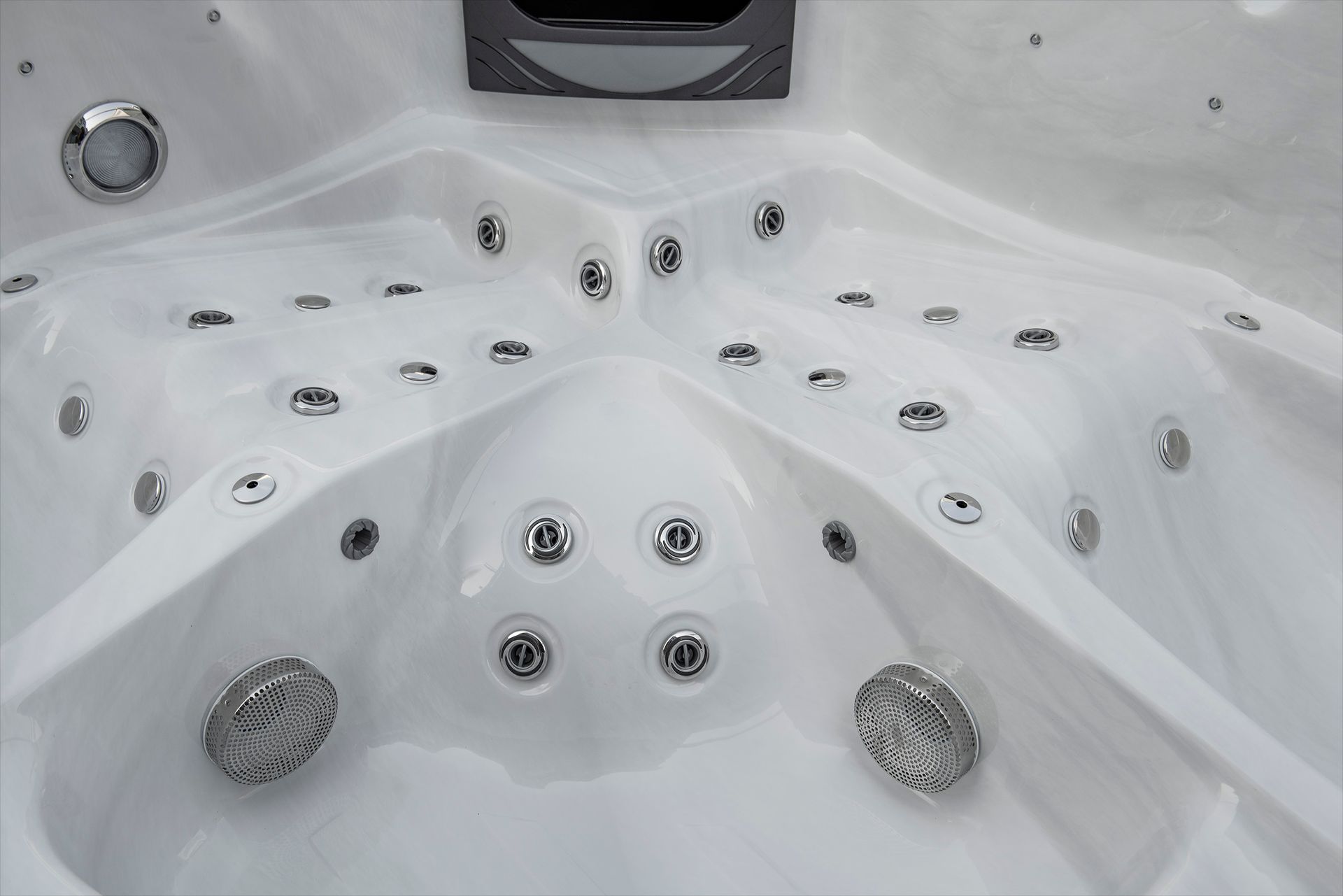 Waterwave Spas - Chrom Whirlpool Nashville