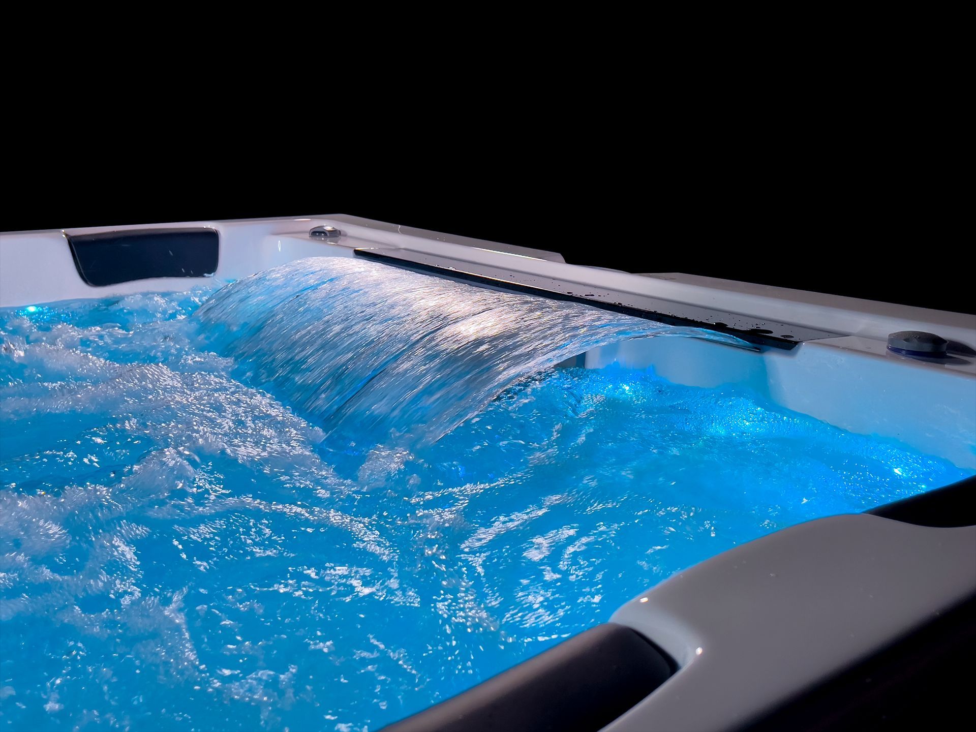 Waterwave Spas - Design Whirlpool Nizza 2