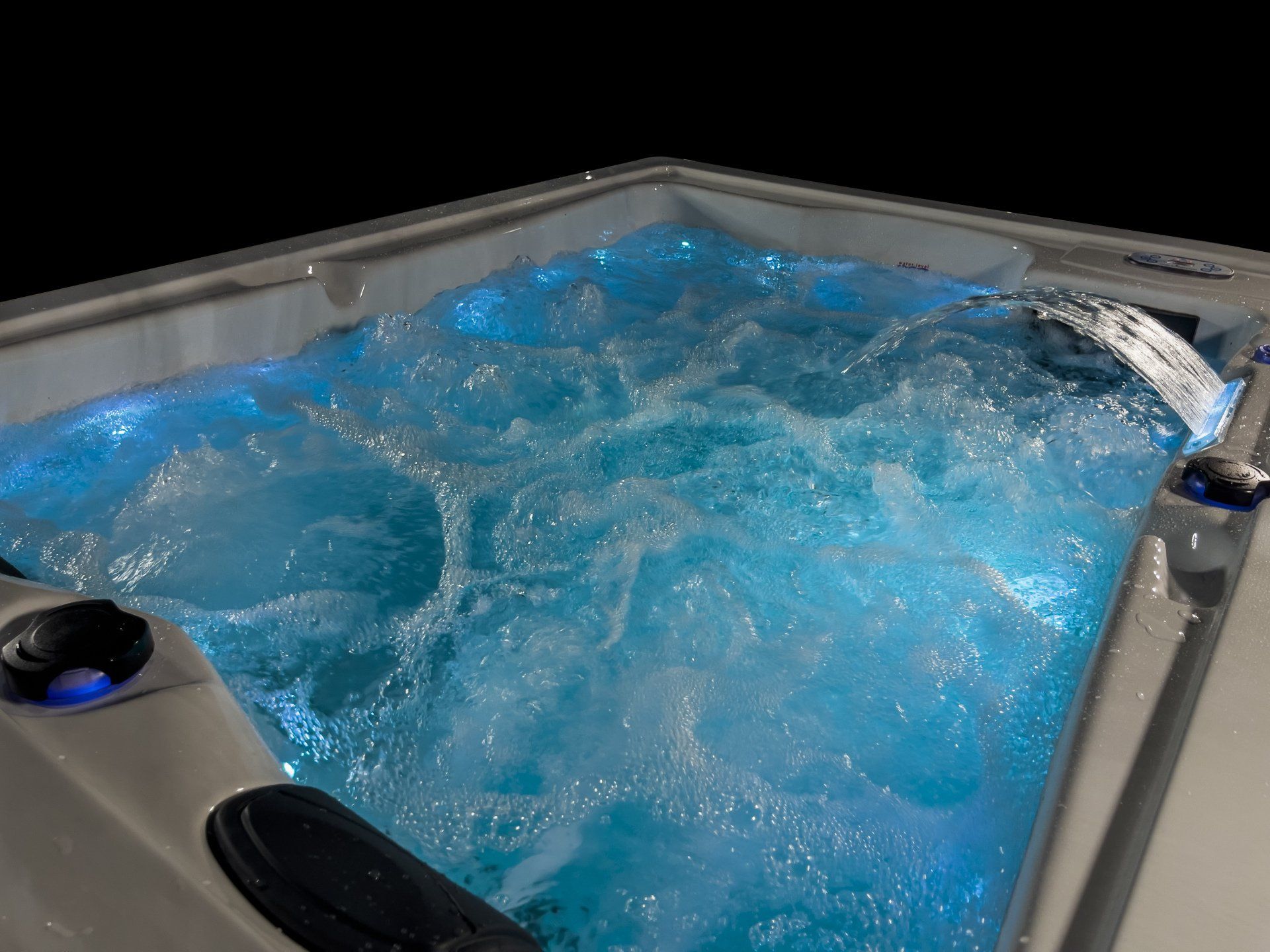 Waterwave Spas - Chrom Whirlpool Seattle