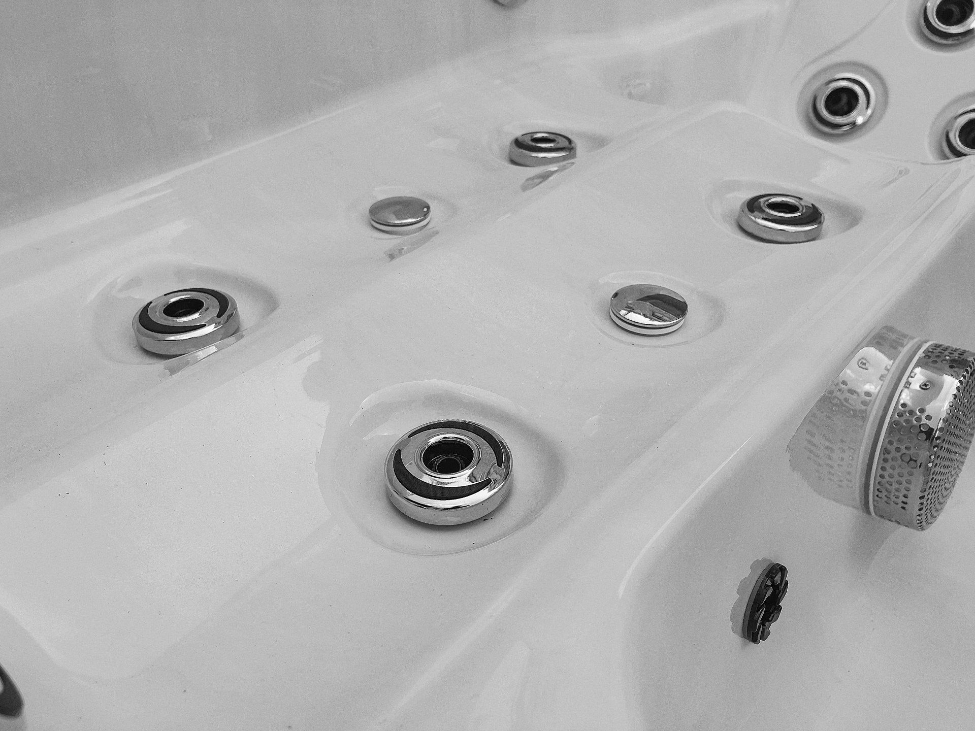 Waterwave Spas - Chrom Whirlpool Seattle