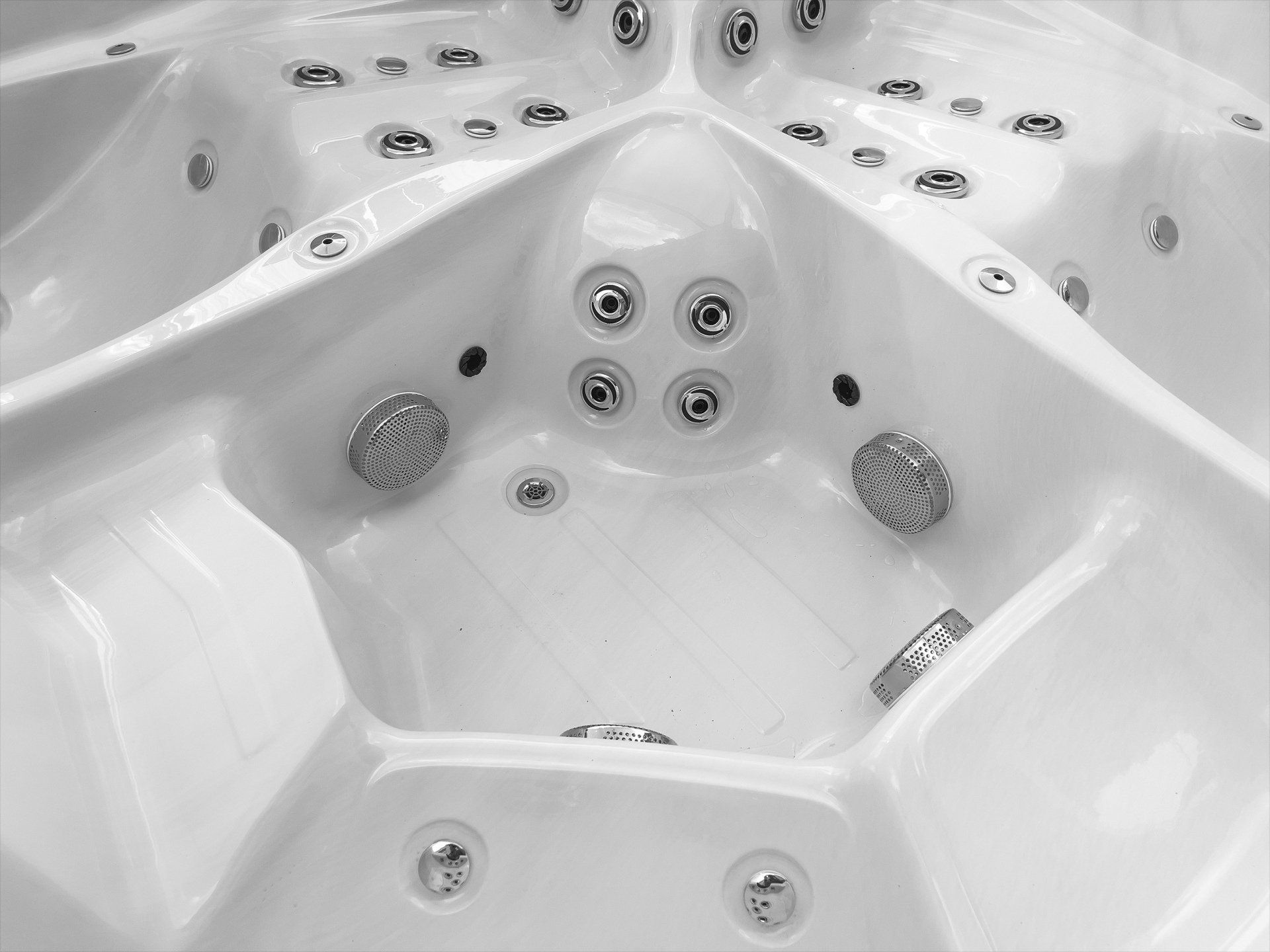Waterwave Spas - Chrom Whirlpool Phoenix