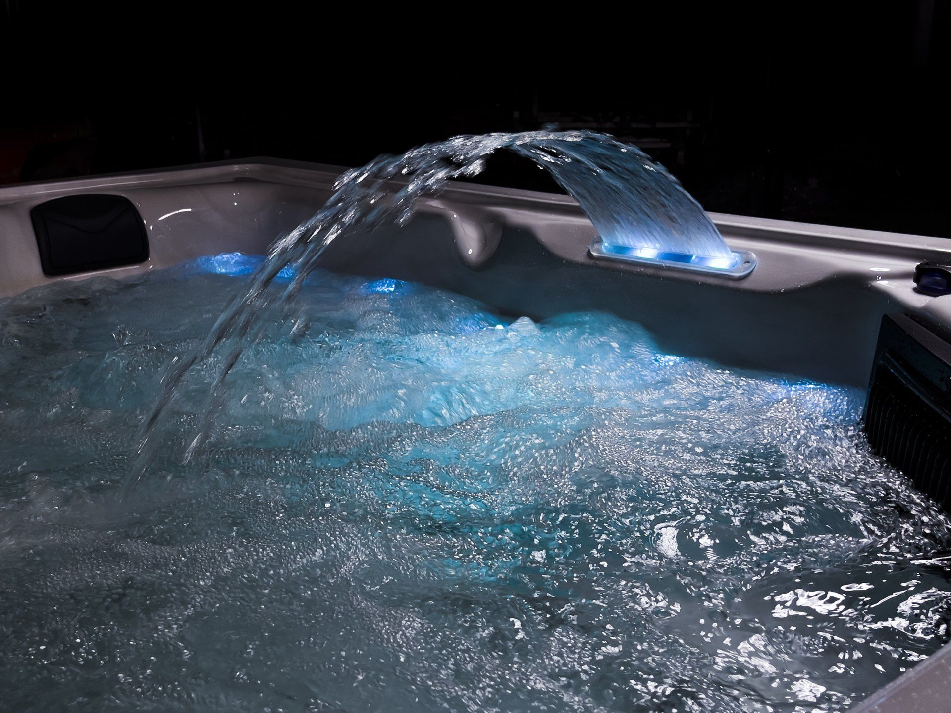 Waterwave Spas - Chrom Whirlpool Phoenix