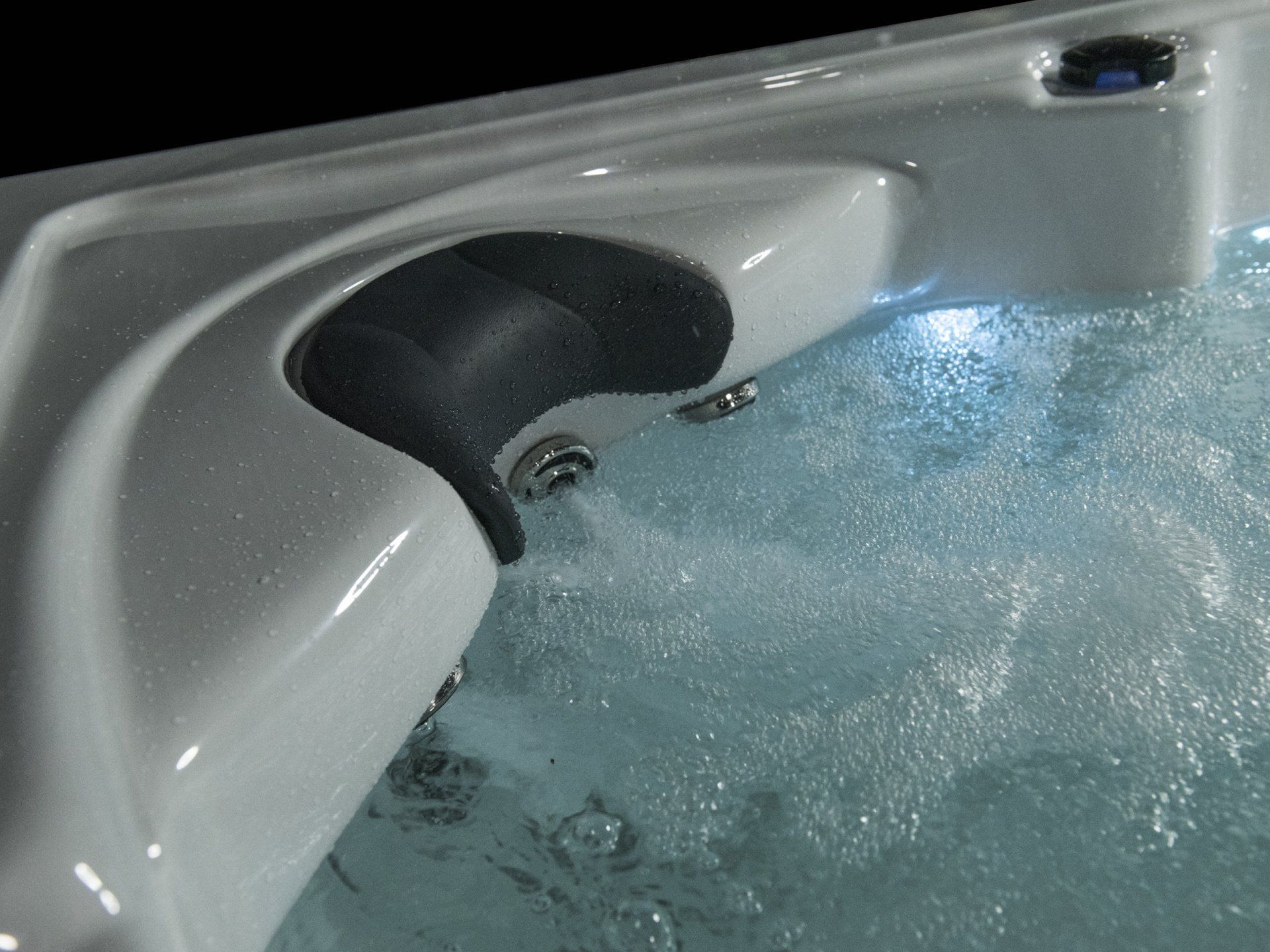 Waterwave Spas - Chrom Whirlpool Phoenix