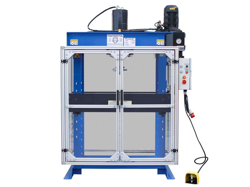 Sonderanfertigung einer WH60S mit Schutzumhausung – Tigermetal