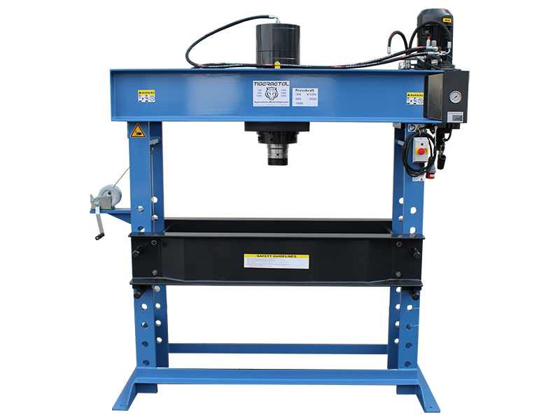 Sonderanfertigung einer WH150W mit Seilwinde – Tigermetal