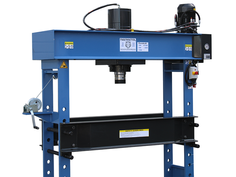 Sonderanfertigung einer WH150W mit Seilwinde – Tigermetal