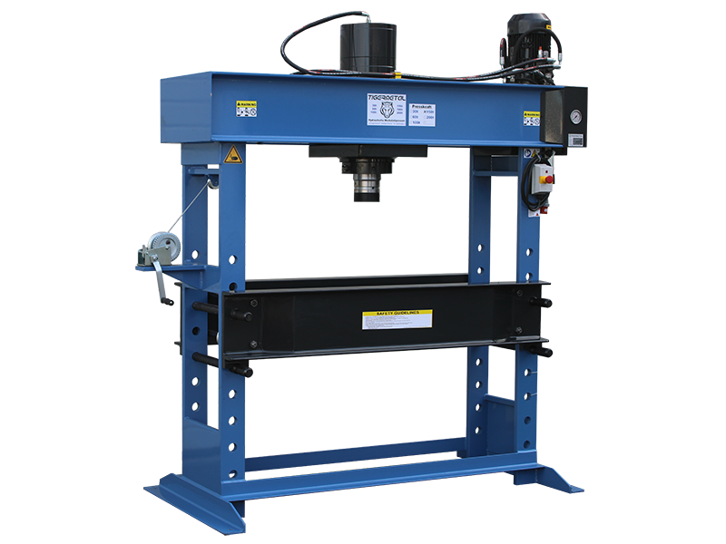 Sonderanfertigung einer WH150W mit Seilwinde – Tigermetal