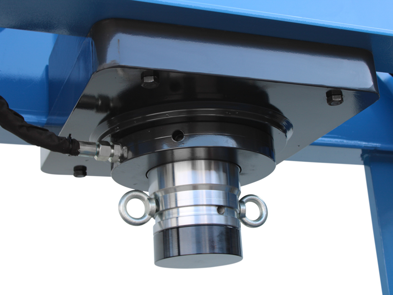 Detailaufnahme - Sonderanfertigung einer WH200S mit Sonderabmessungen - Hydraulikzylinder