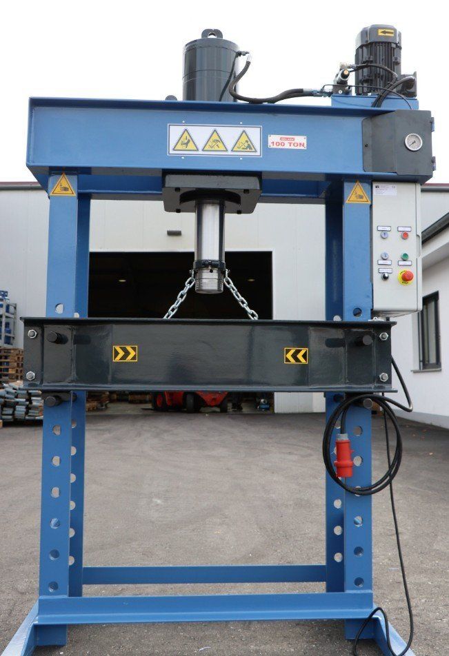Neumaschine - Hydraulische Werkstattpresse mit Automatikfunktion