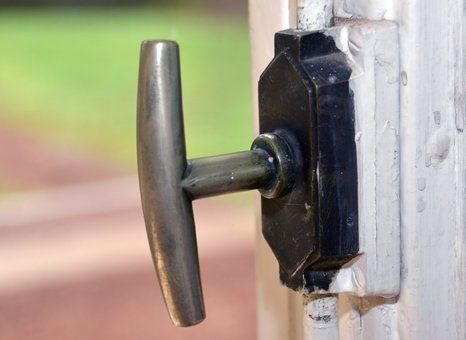 Mies-Fensterolive im Haus Esters in Krefeld Mies-Fensterolive im Haus Esters in Krefeld