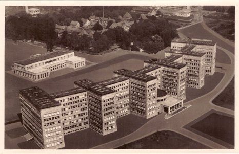 Hans Poelzig: Verwaltungsgebäude der IG Farben AG in Frankfurt/M. (Foto: Hansa-Luftbild) IG Farben-Gebäude in Frankfurt /M. (Foto: Hansa-Luftbild)