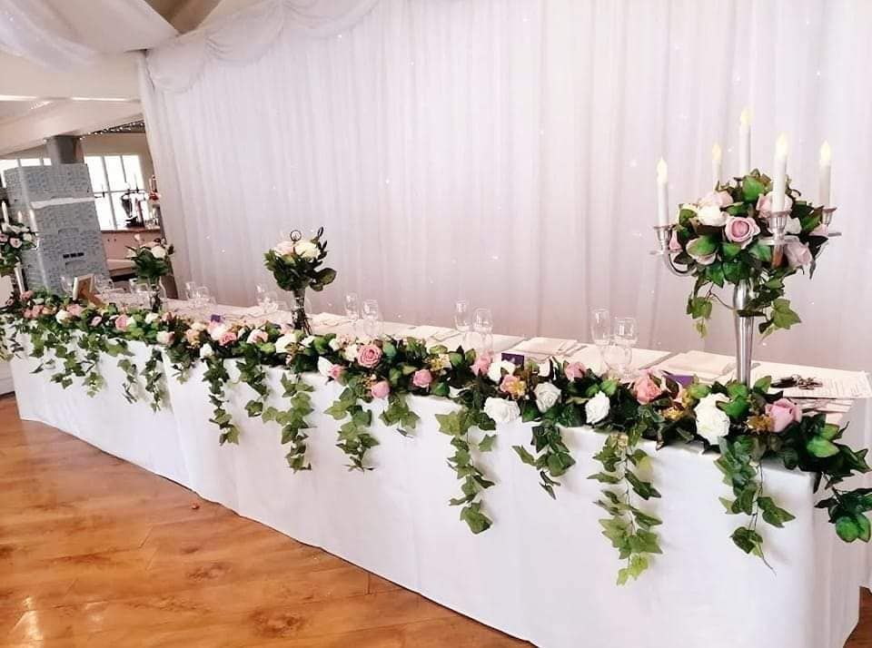 Table garland with candelabra