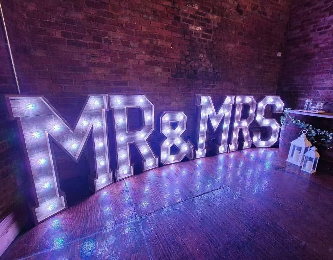 4ft rustic Mr & Mrs light up letters