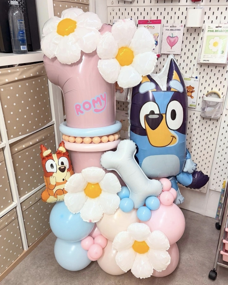 Number One balloon garland birthday display