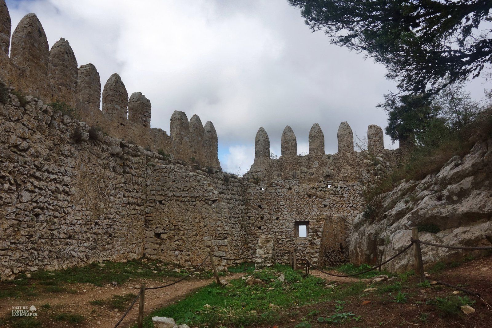 Castell de Santueri ancient walls