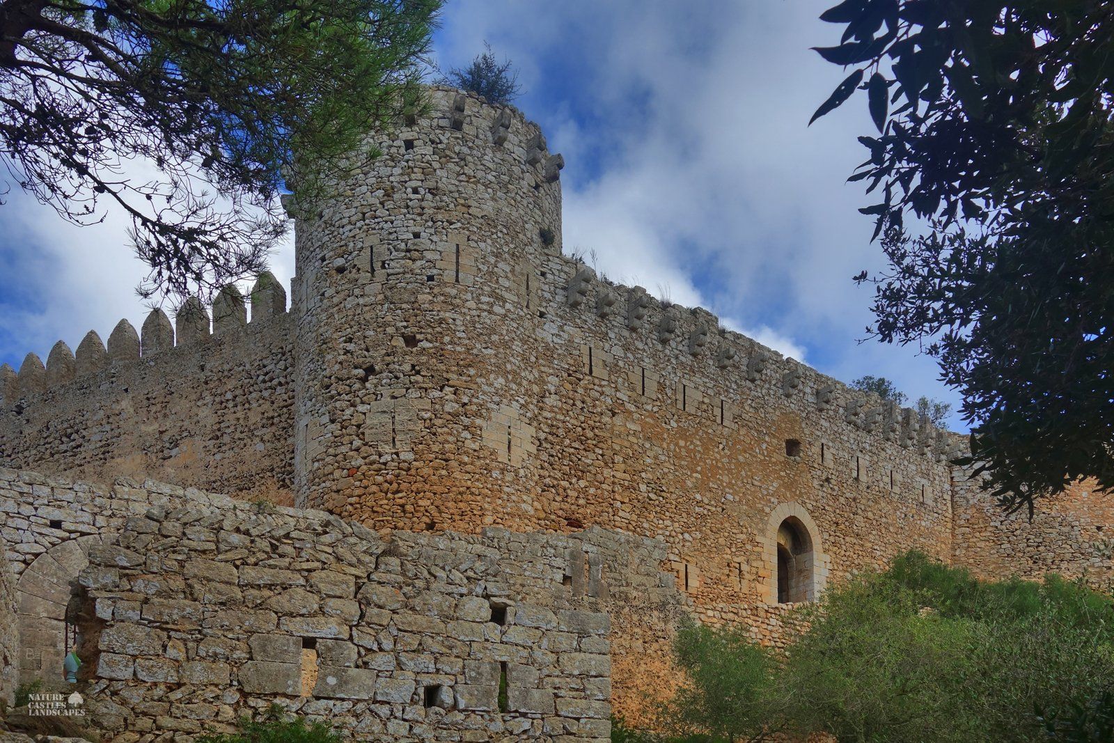 Castell de Santueri ruin at the hill