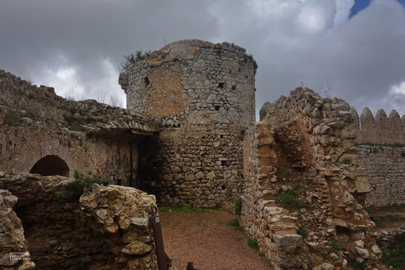 Castell de Santueri ancient ruins