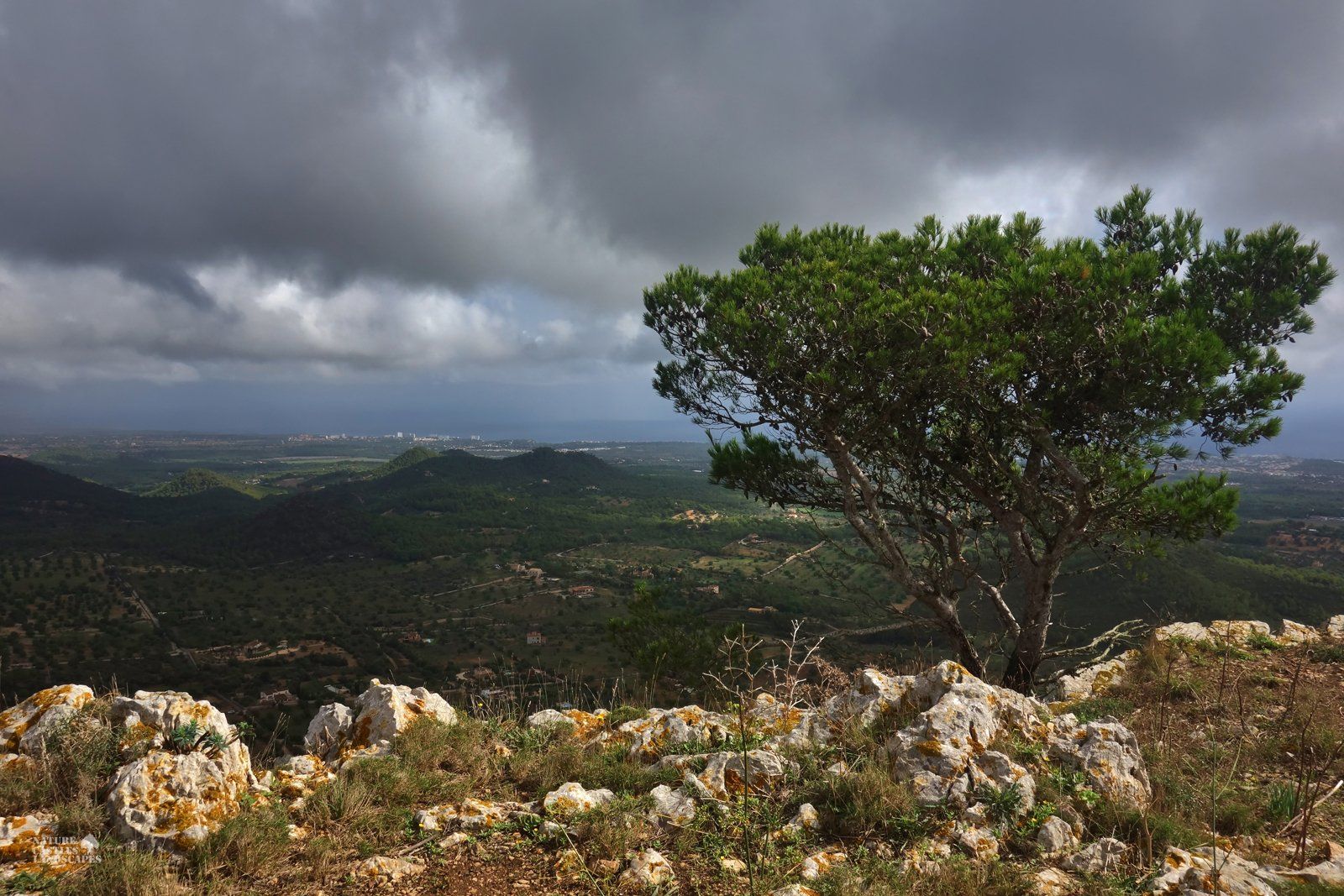 Castell de Santueri landscape