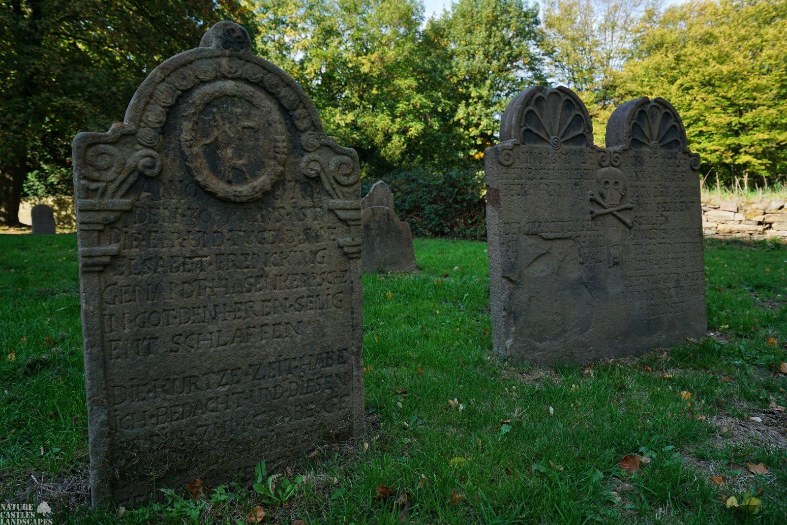 alte Grabsteine in Stiebel