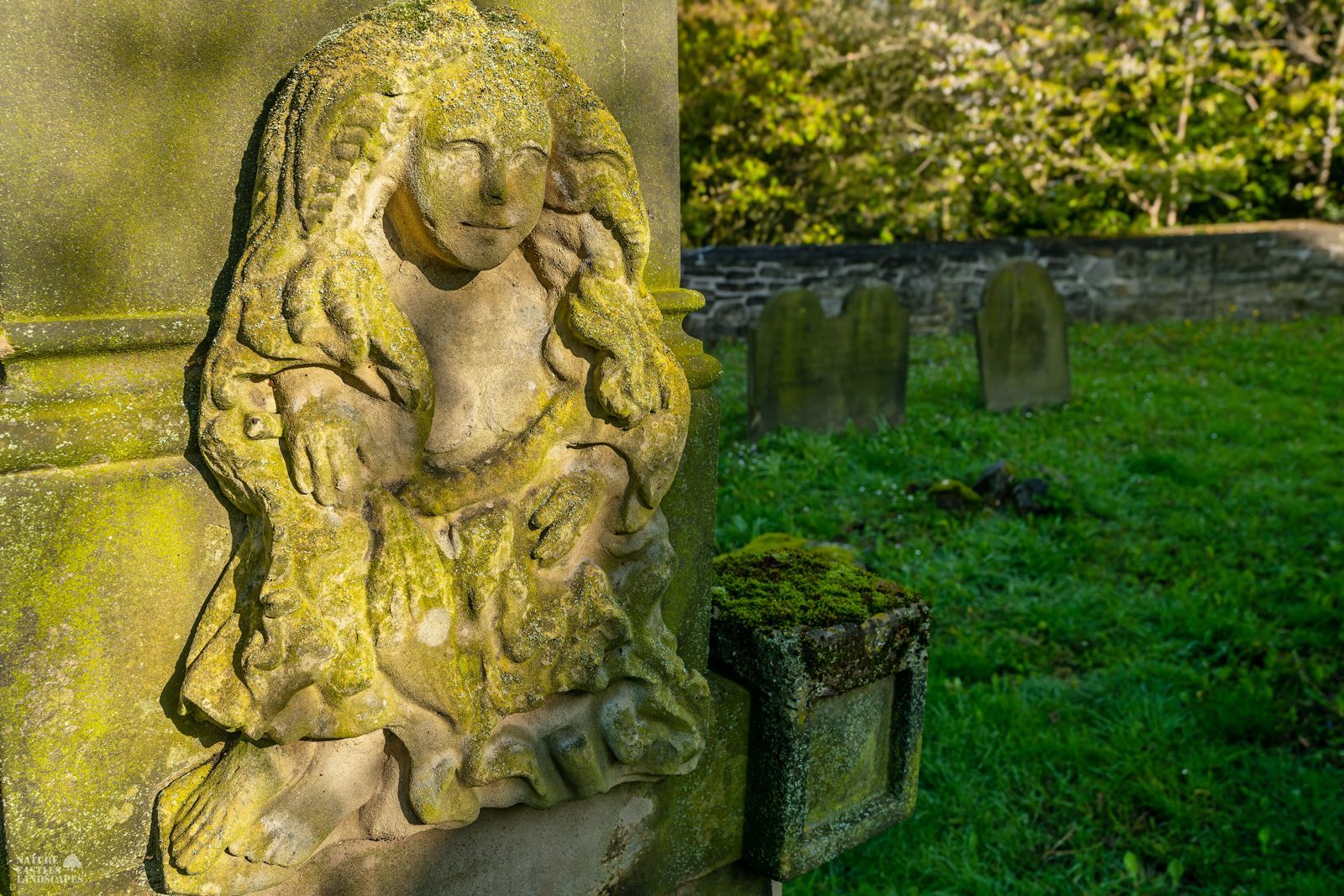picture of stonemason work on a gravestone in bochum