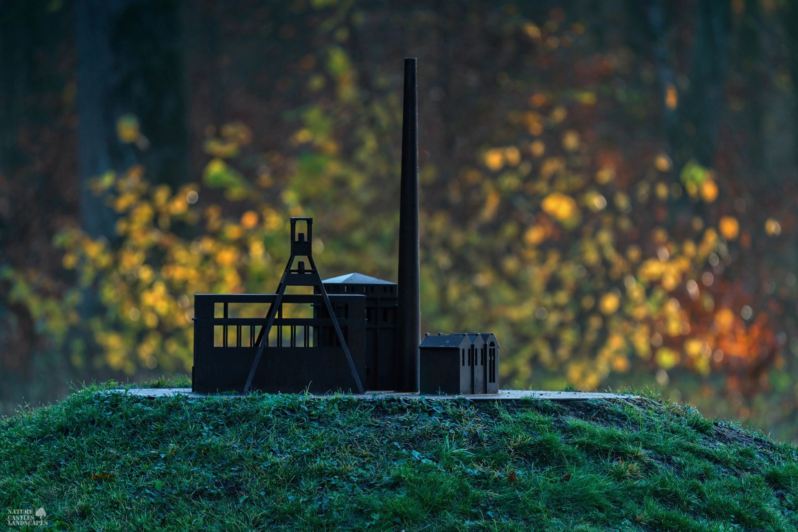 metal model of a colliery at castlepark herten