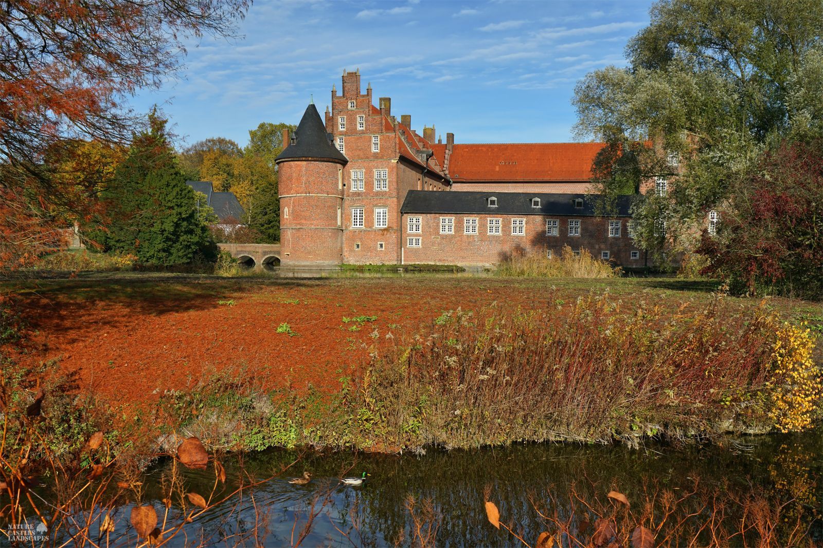 moat at herten castle