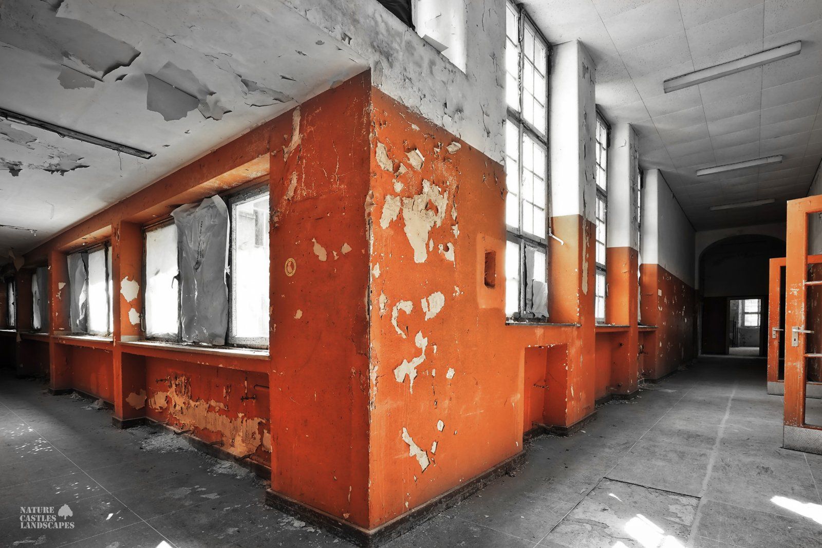 lost place color key corner