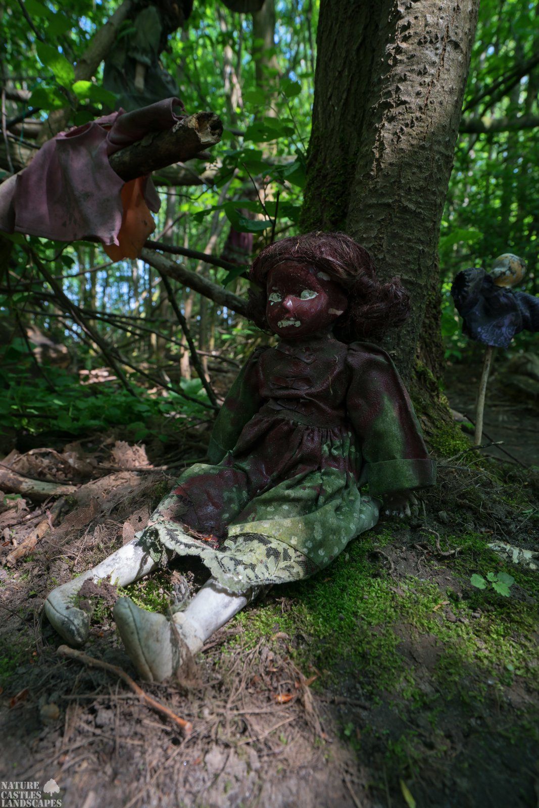 Picture gallery creepy dolls sitting Susana