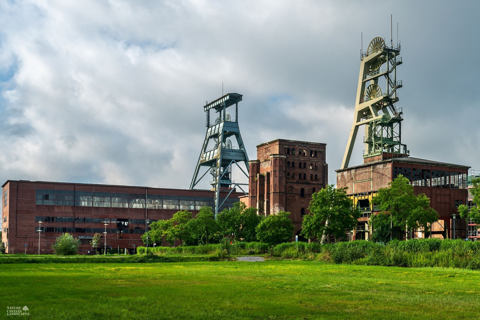 die drei tuerme der zeche ewald