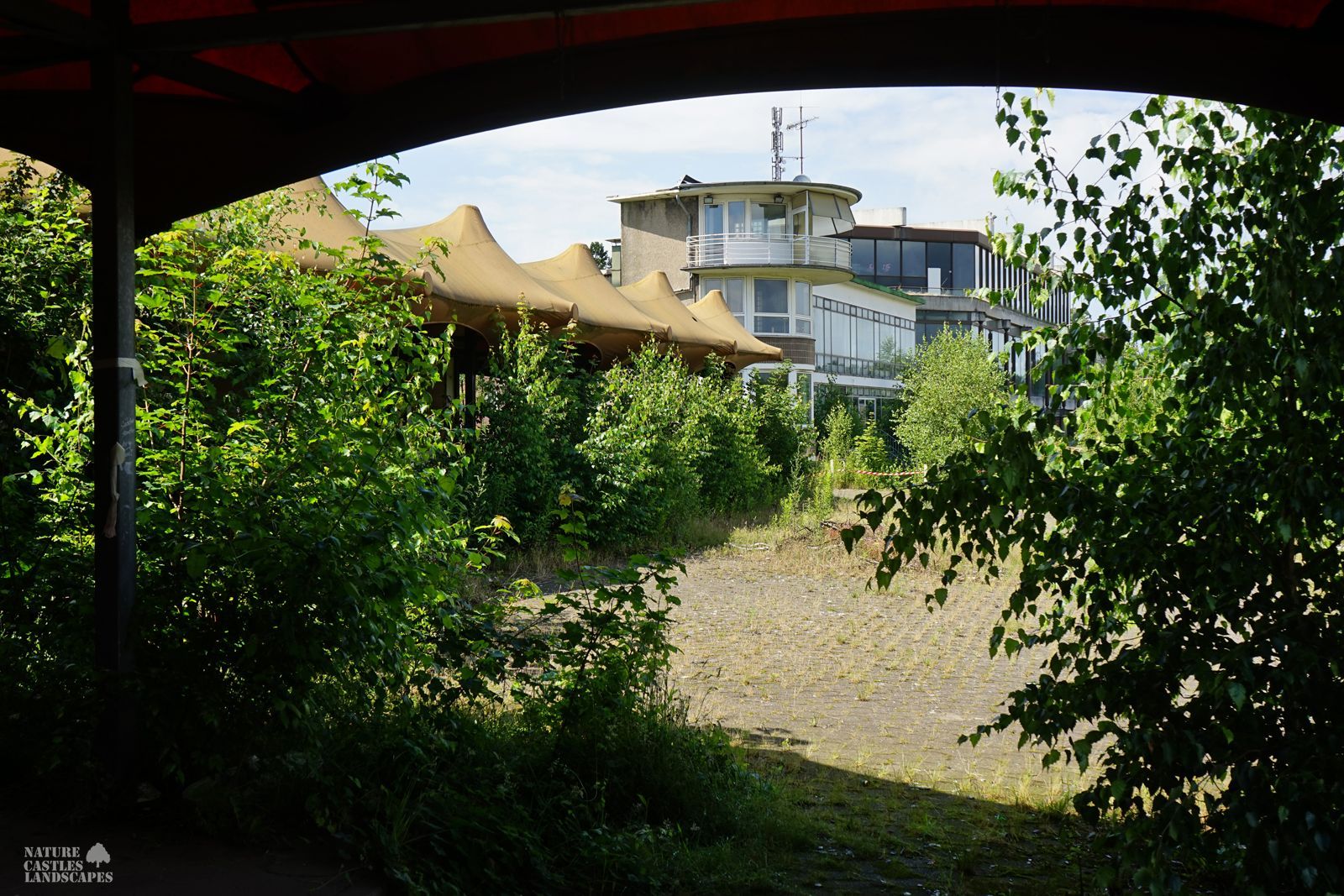 overgrown restaurant at the old race track in Recklinghausen