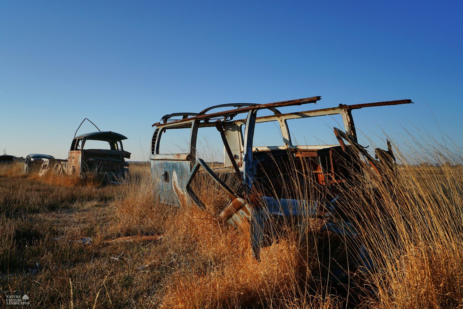 rusty car wreck caravan