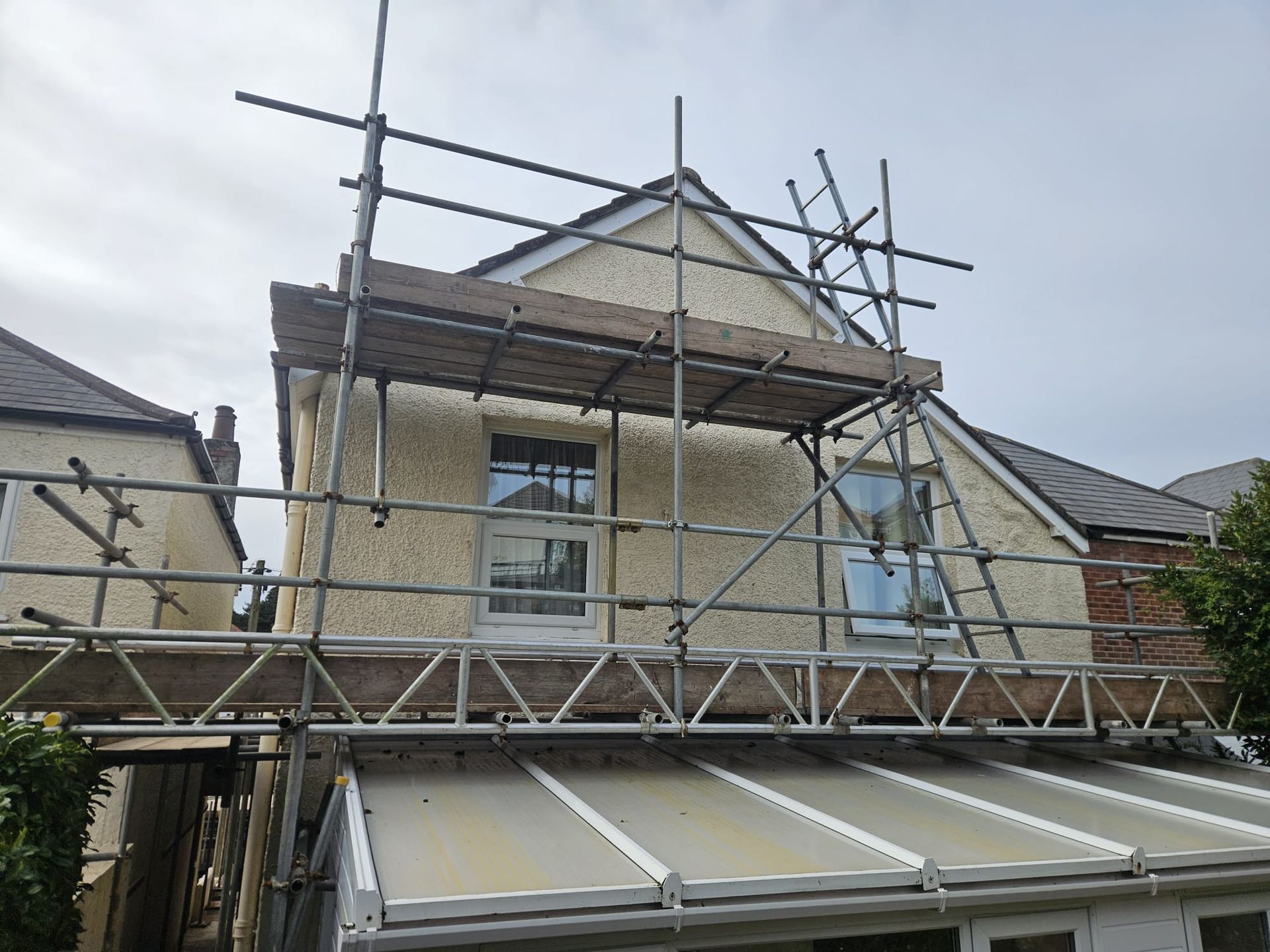 Professional scaffolding services in Devon for residential and commercial projects