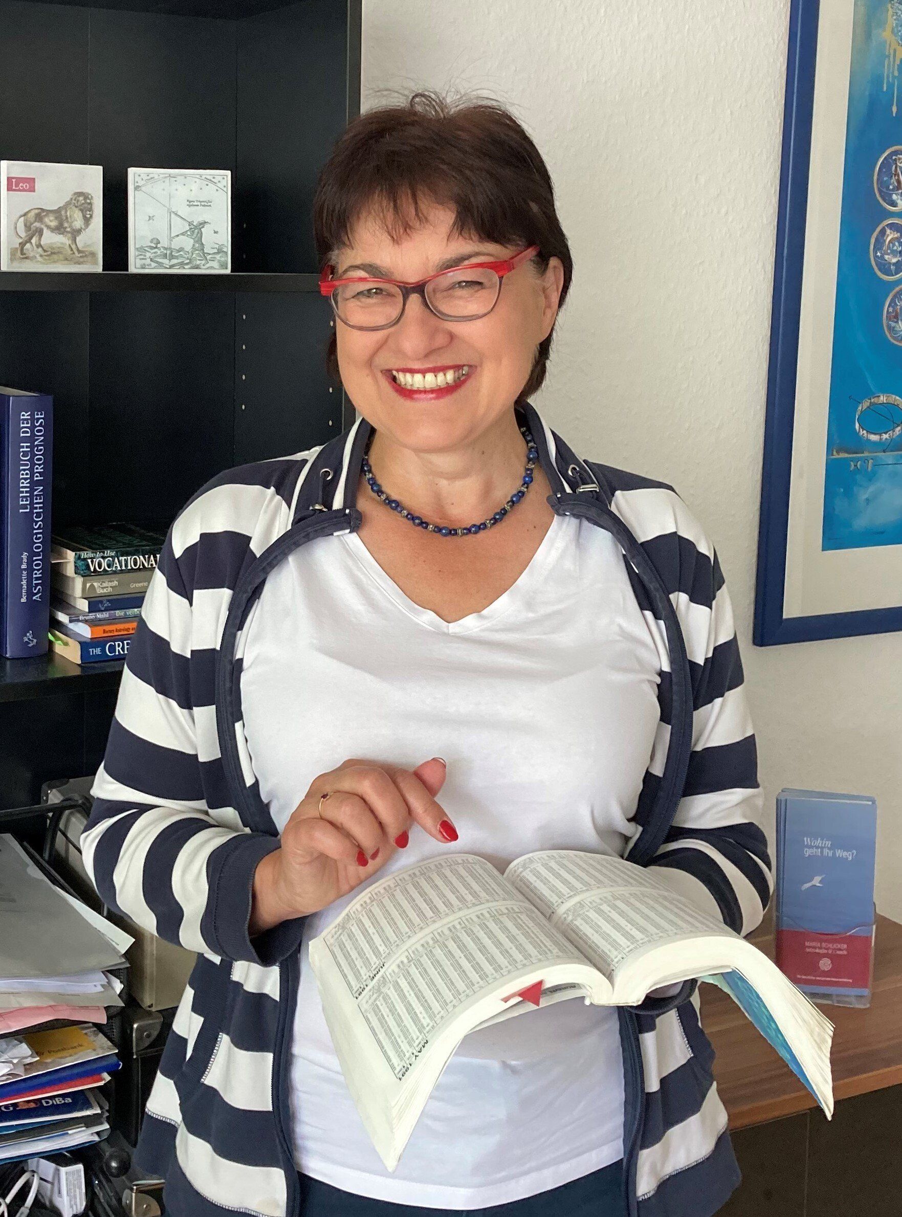Astrologin Maria Schlicker