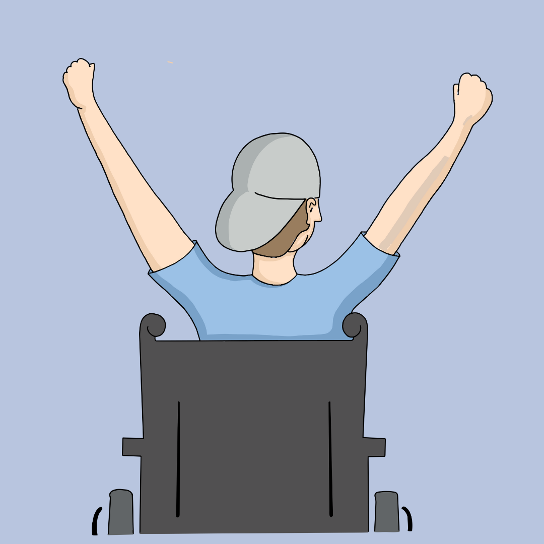 Ein junger Mensch mit grauer Mütze sitzt im Rollstuhl und reckt beide Arme siegreich in die Luft. Die Person ist von hinten zu sehen.