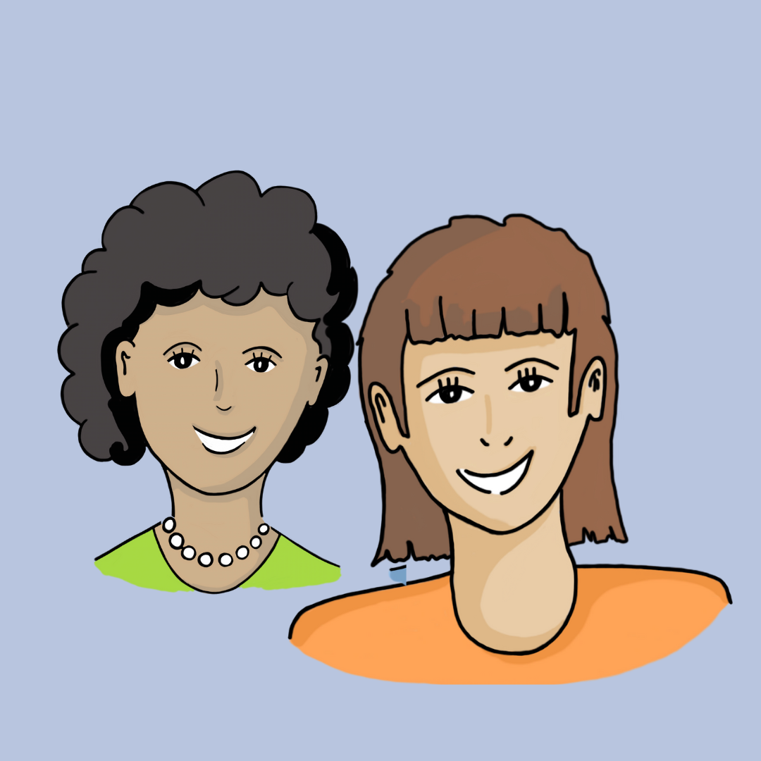 Zwei lächelnde Frauen nebeneinander. Eine mit lockigen dunklen Haaren und Perlenkette, die andere mit glatten braunen Haaren und Pony.