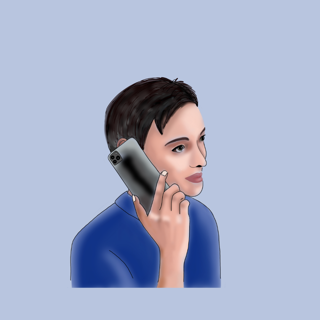 Person mit kurzen dunklen Haaren hält ein Smartphone ans Ohr und telefoniert.