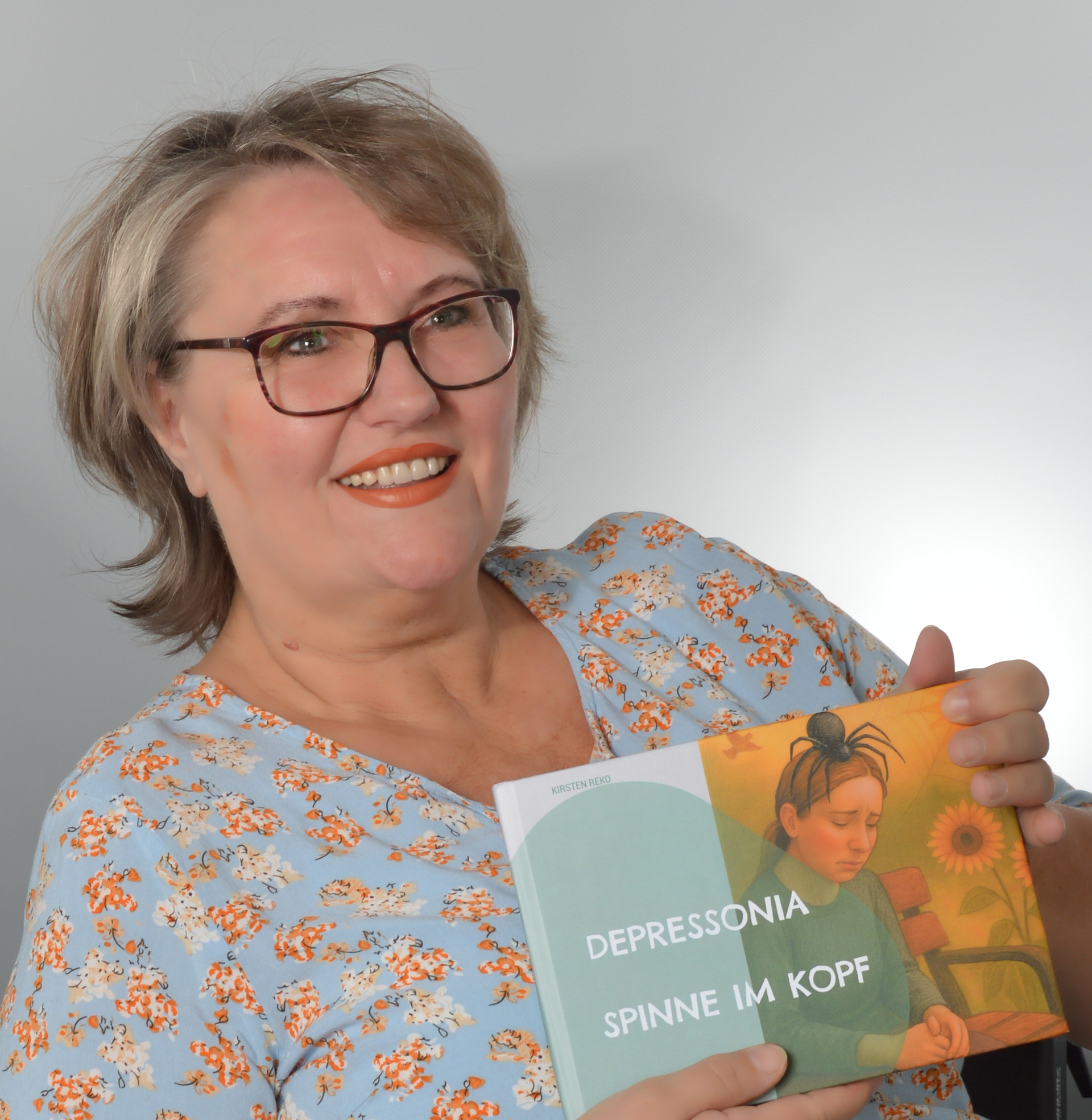 Kirsten Reko mit ihrem Buch Depressionia – literarische Darstellung von Symptomen einer Depression