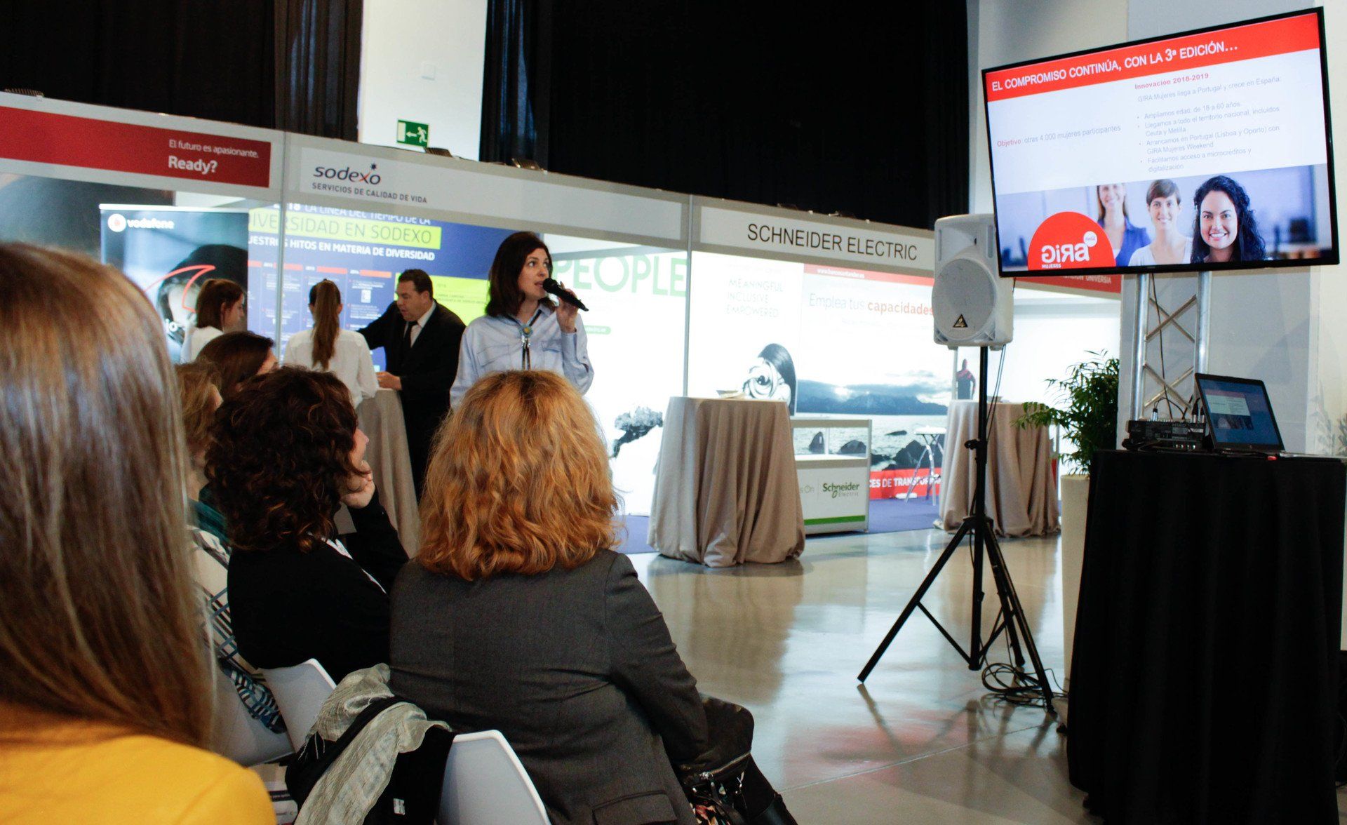 ZONA EXPOSICIÓN EVENTO DIVERSIDAD