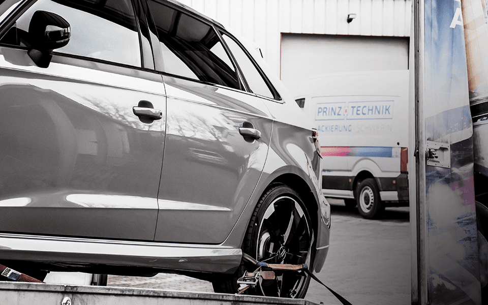 Prinz Technik Lackierung Schwerin Lackiererei Lackierer Auto verladen Prinz Technik Lackierung Schwerin Lackiererei Lackierer Auto verladen