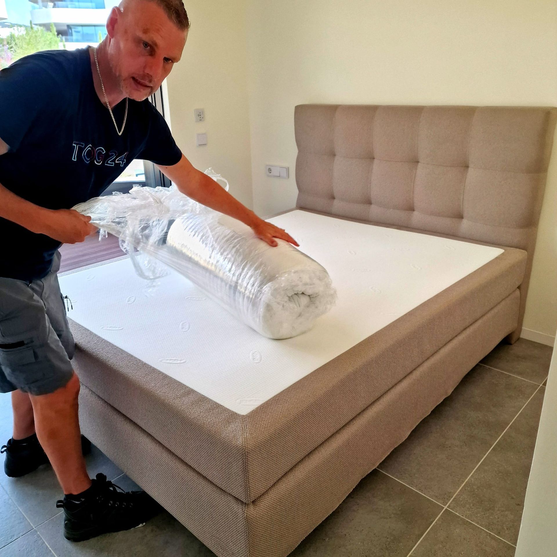 Sotogrande Moving are experts are assembling of beds, cabinets, dining suites, outdoor furniture. So no matter what you need delivering and assembling in your new home in Village Verde or the wider Sotogrande area, leave it to Sotogrande's favourite home moving company.