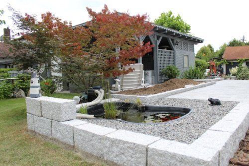 Unsere neue Terasse wird so langsam, Shui Feng (ein junger Goldfisch) fühlt sich wohl Galabau