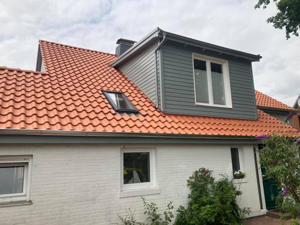 Dachsanierung mit Gaube Dachsanierung mit Gaube - CGG Zimmerei Oldenburg