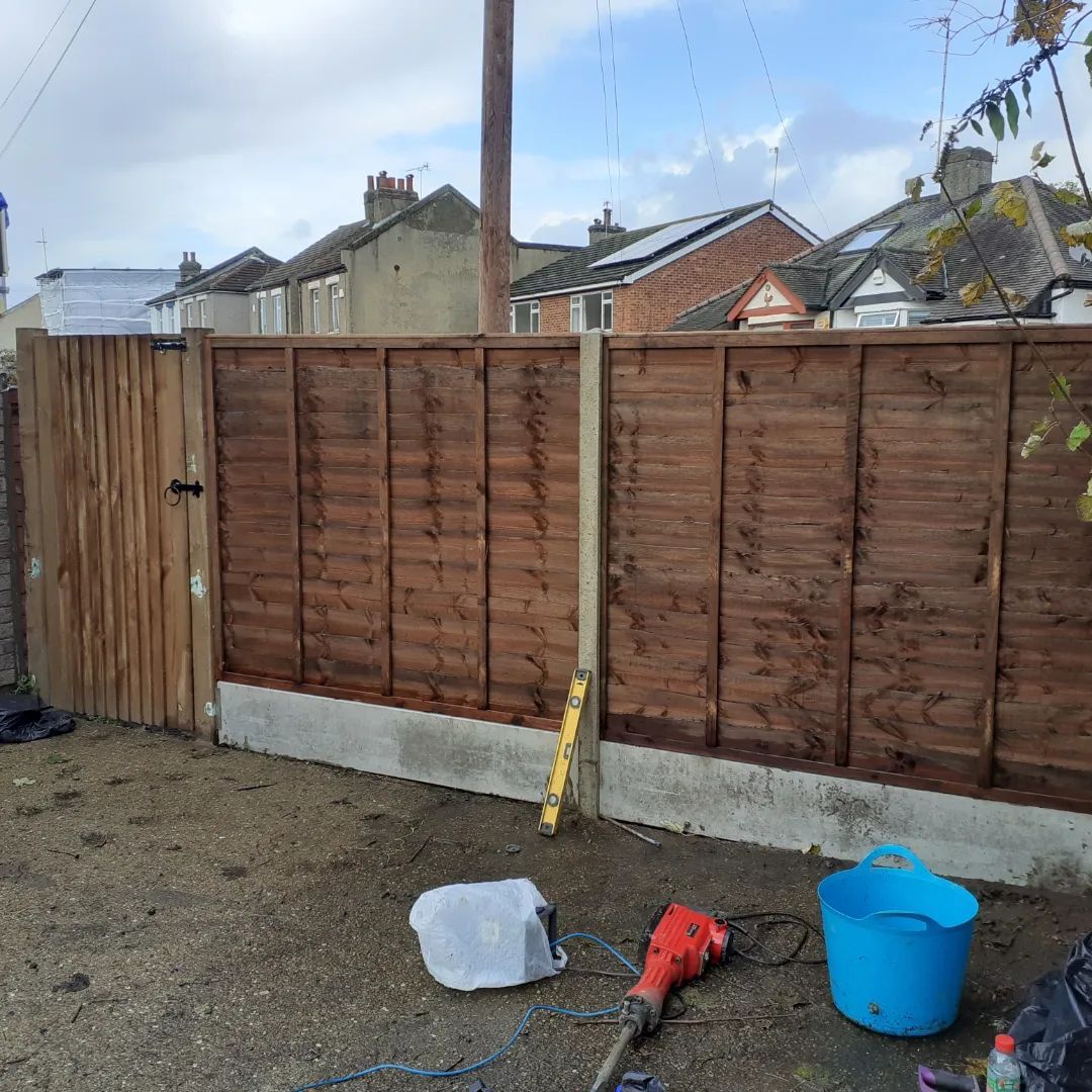 Fencing Contractors Near Me