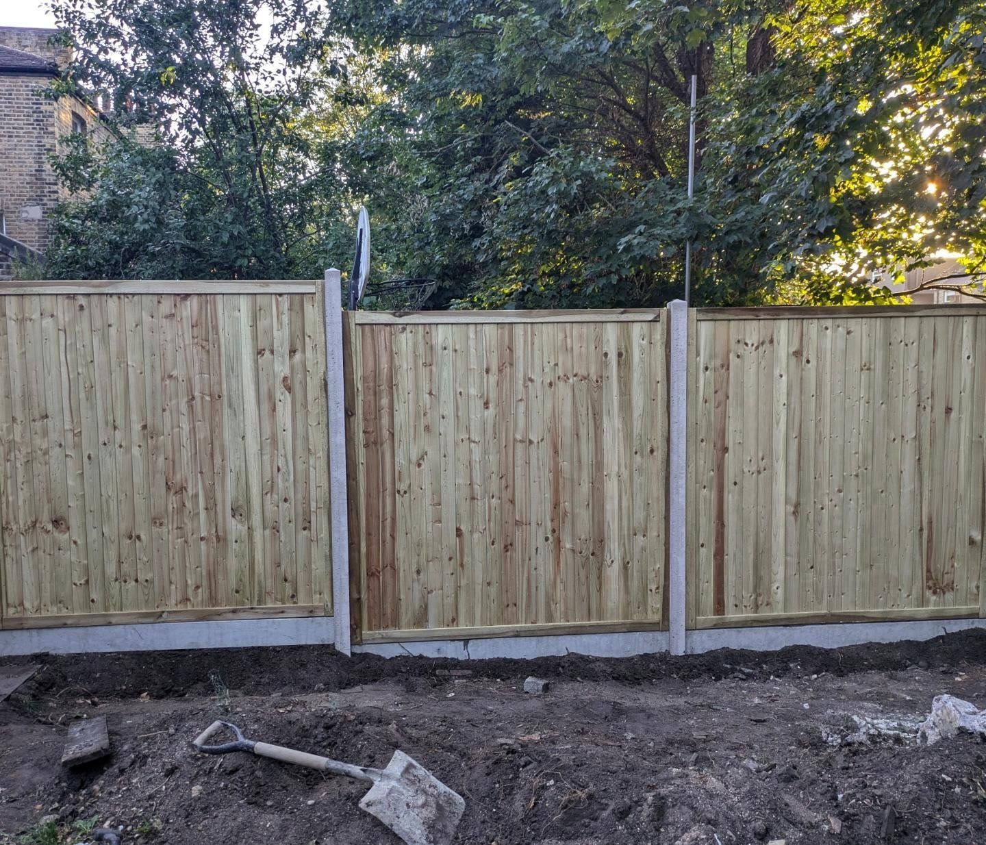 Fencing Contractors London