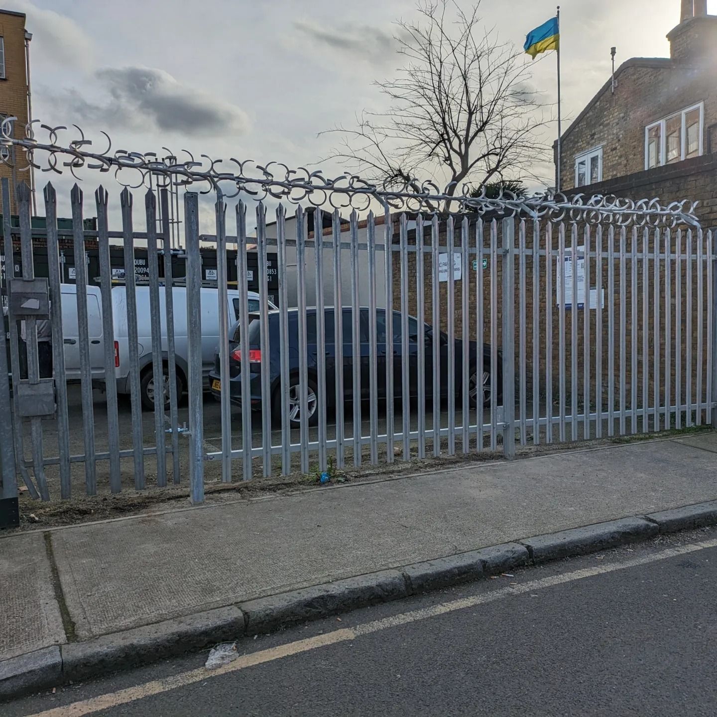 Palisade Gate Contractors London